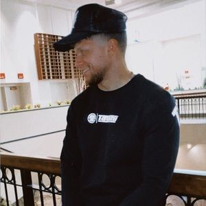 Meet your Posher, Devin